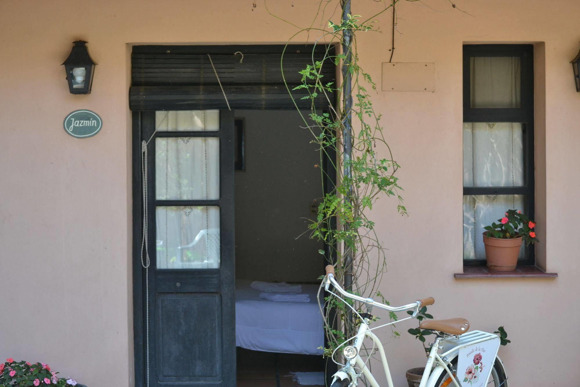 Posada De La Flor โกโลเนีย เดล ซากราเมนโต ภายนอก รูปภาพ